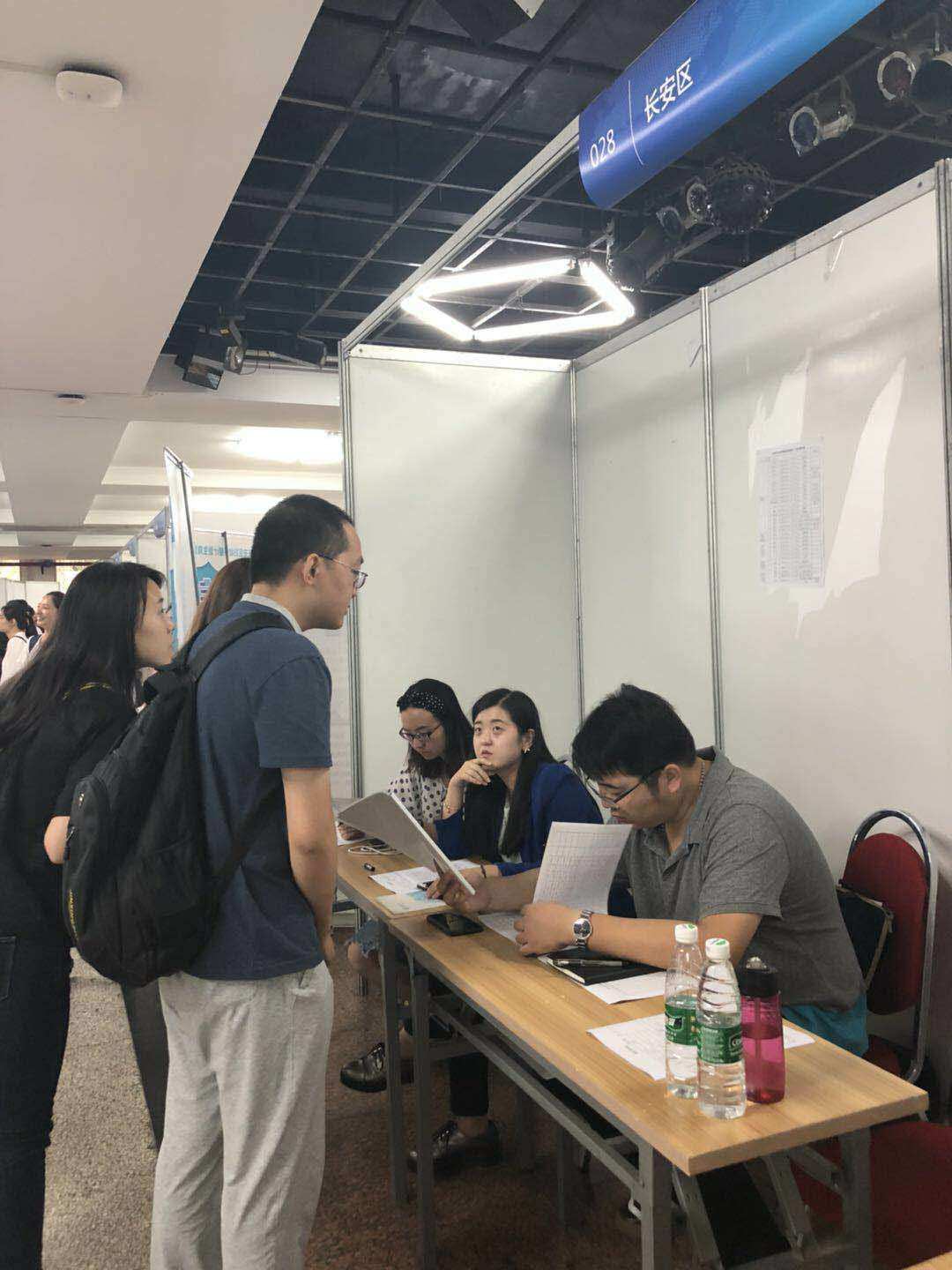 书店图书整理员面试_面试书店店员需要准备什么_书店工作面试