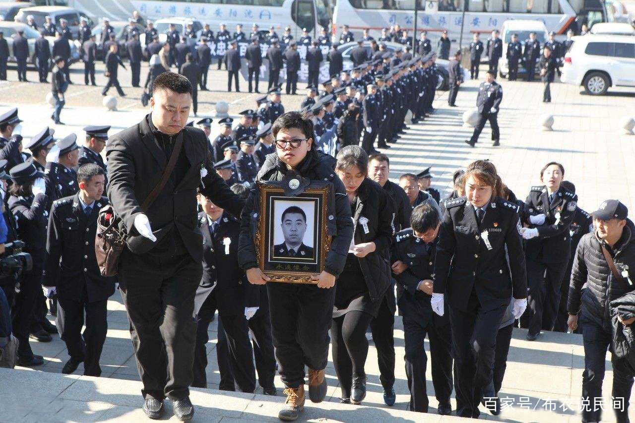 盗版警察模组_盗版警察会管吗_gta5盗版警察mod