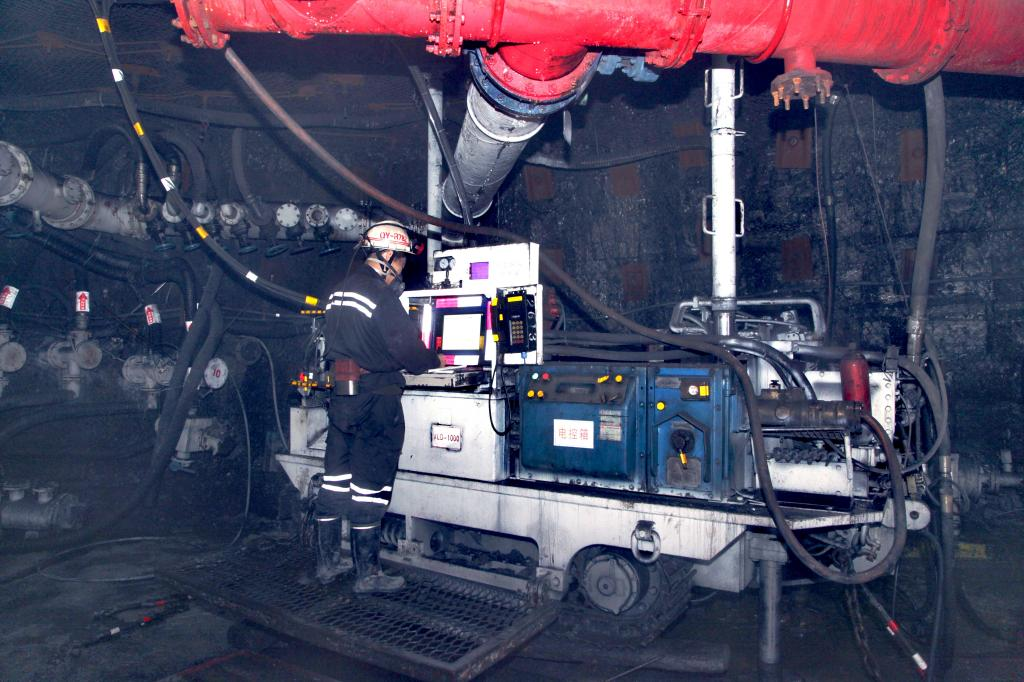矿井提升机控制系统设计_plc控制的矿井提升机_矿井提升机电控系统的控制过程