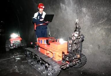 矿井提升机控制系统设计_矿井提升机电控系统的控制过程_plc控制的矿井提升机
