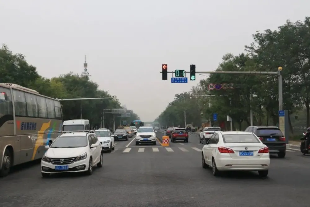 女司机路口停车27分钟_路口停车几分钟扣分吗_路口停车几秒钟会扣分吗
