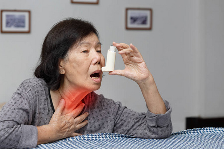 年轻女孩突发哮喘视频_哮喘发作视频女_女孩突发哮喘视频