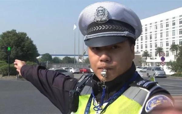 辅警查身份证拍照_拍照证查身份辅警怎么查_拍照证查身份辅警能查到吗