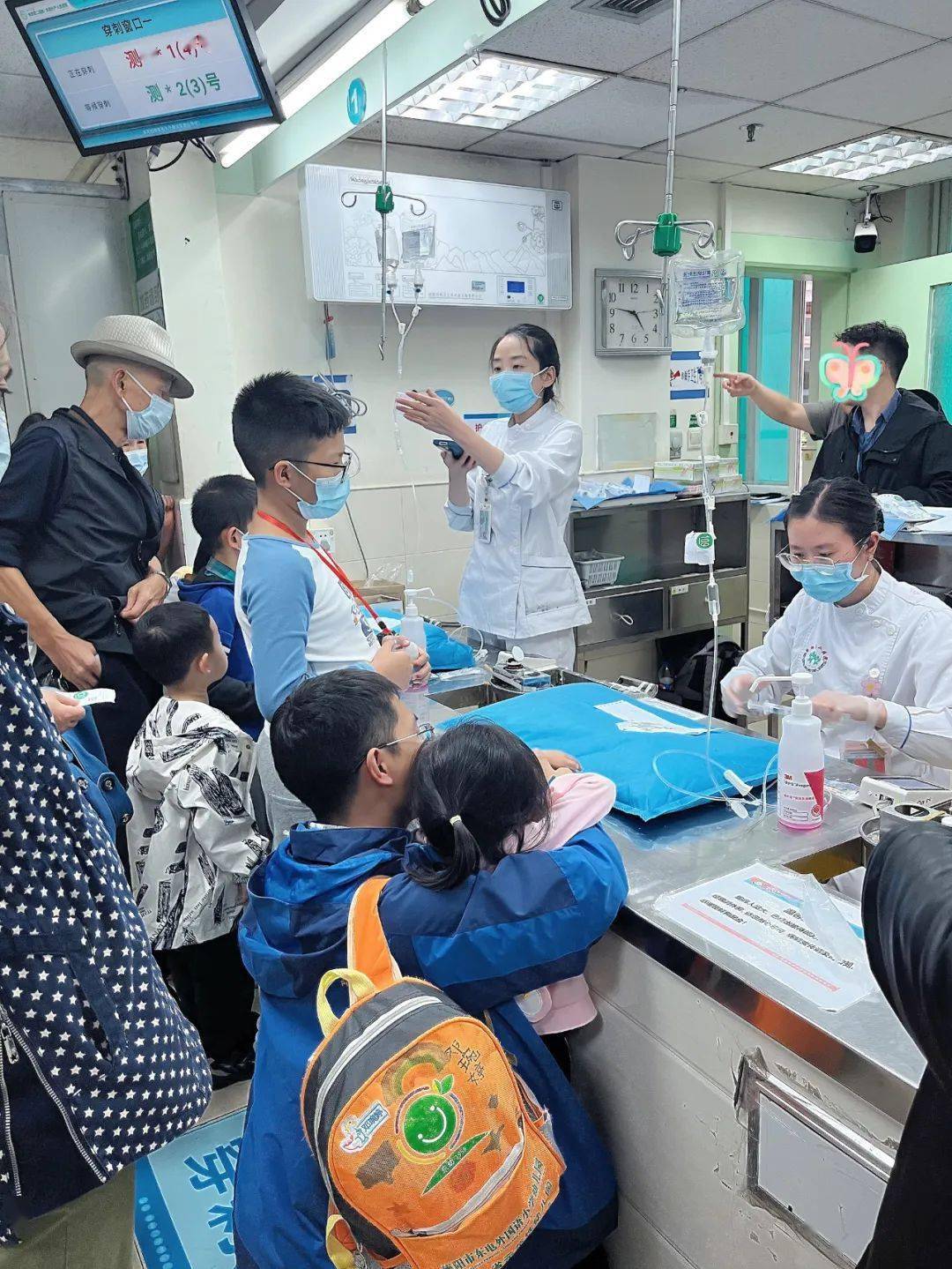 霍建华出院_霍建华生病吊针照_霍建华病重