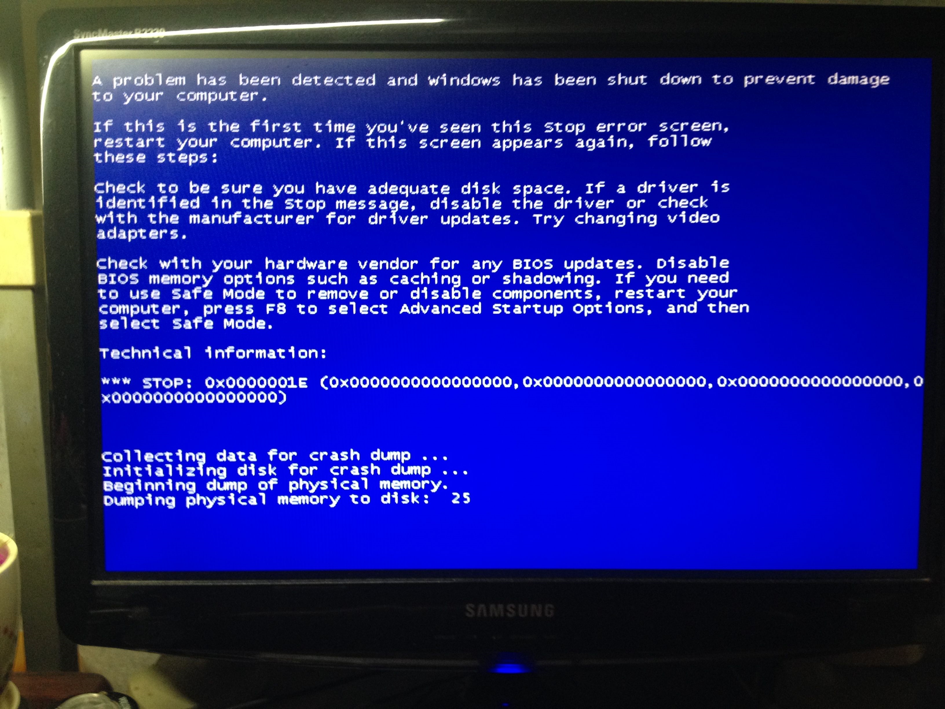 蓝屏0x0000007b_蓝屏0X000000B4_0x00000050蓝屏 win7