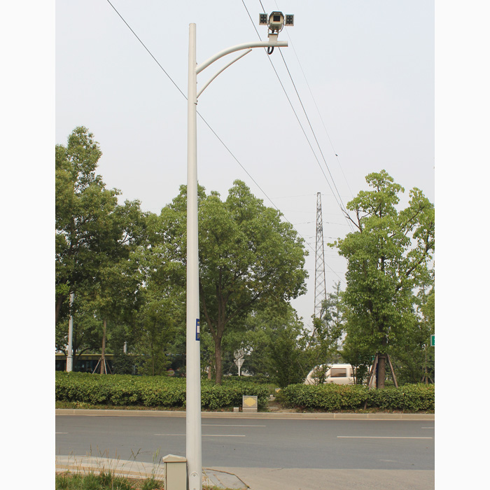 大型道路监控杆-城市守护者：道路监控杆的使命与责任