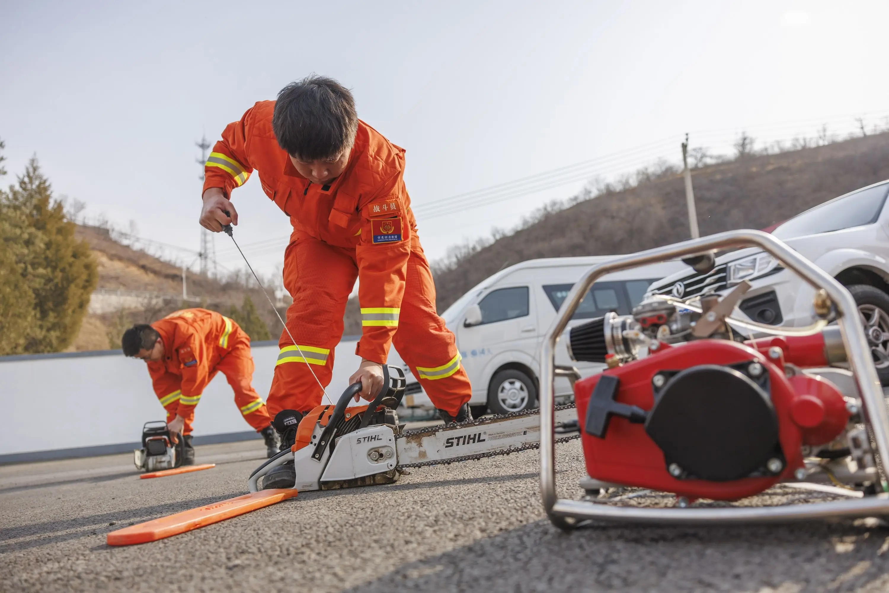 道路监控公司-每日巡逻：道路安全的守护者日记，见证交通平安与温情共存