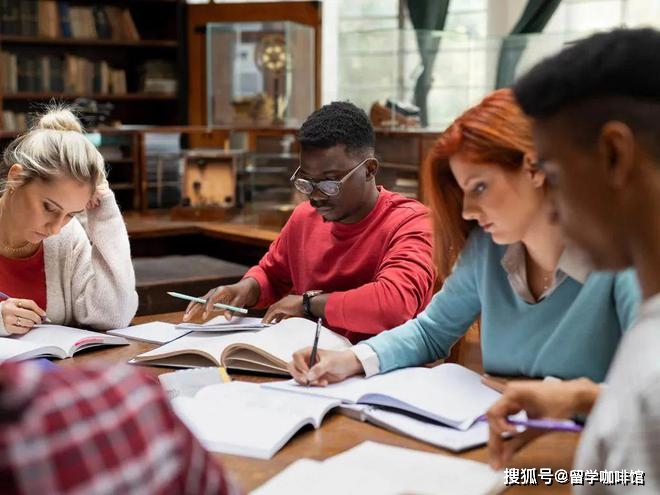 英国上大学_到英国读大学简单吗_英国读书大学