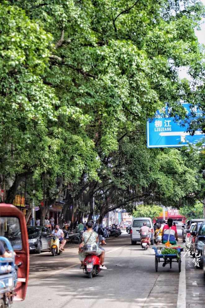 道路监控杆件_大型道路监控杆_道路监控杆设备基础规范