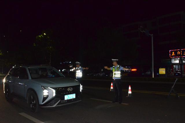 道路监控杆_道路监控杆设备基础规范_道路监控